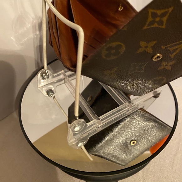 Louis Vuitton Monogram Short Wallet - Picture 5 of 16